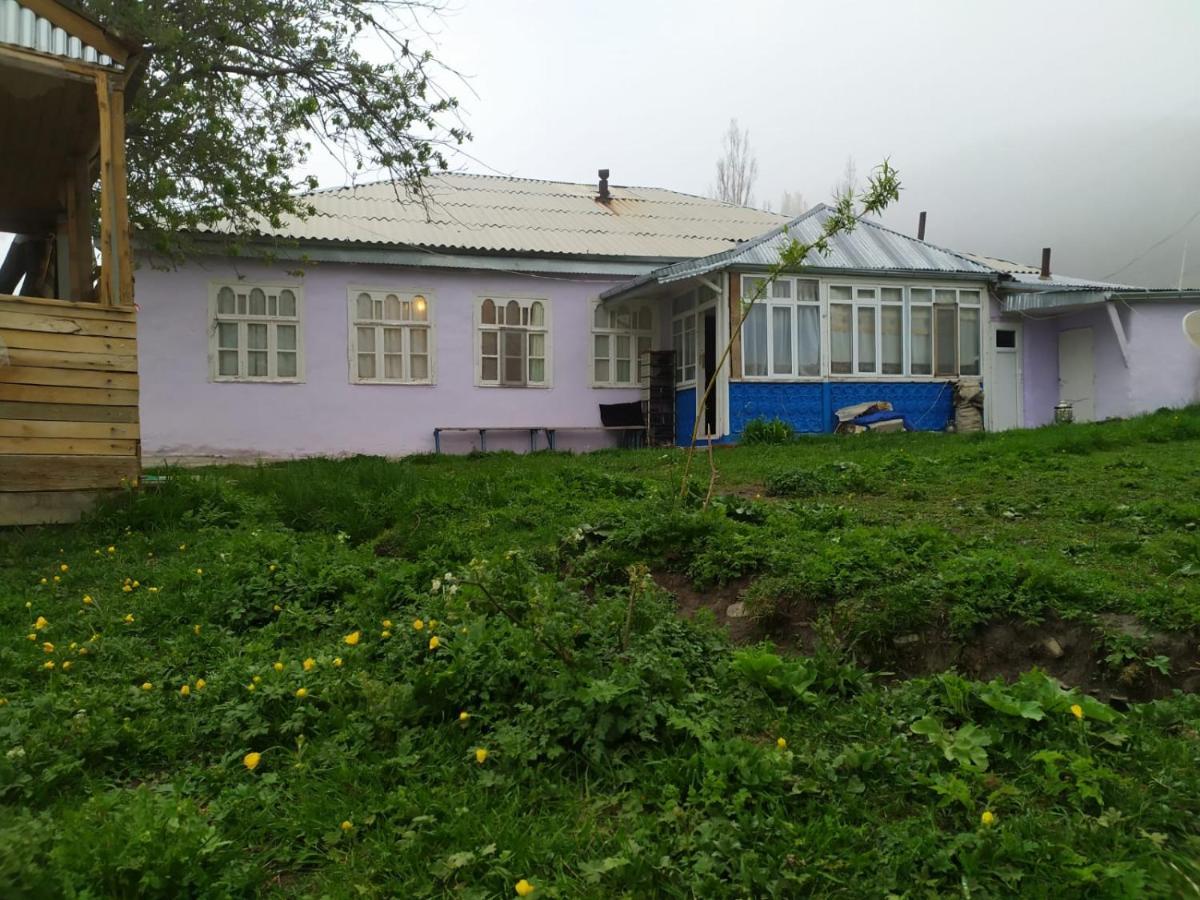 Xinaliq Khinalig Izzet'S Riverside Home Stay Kültér fotó