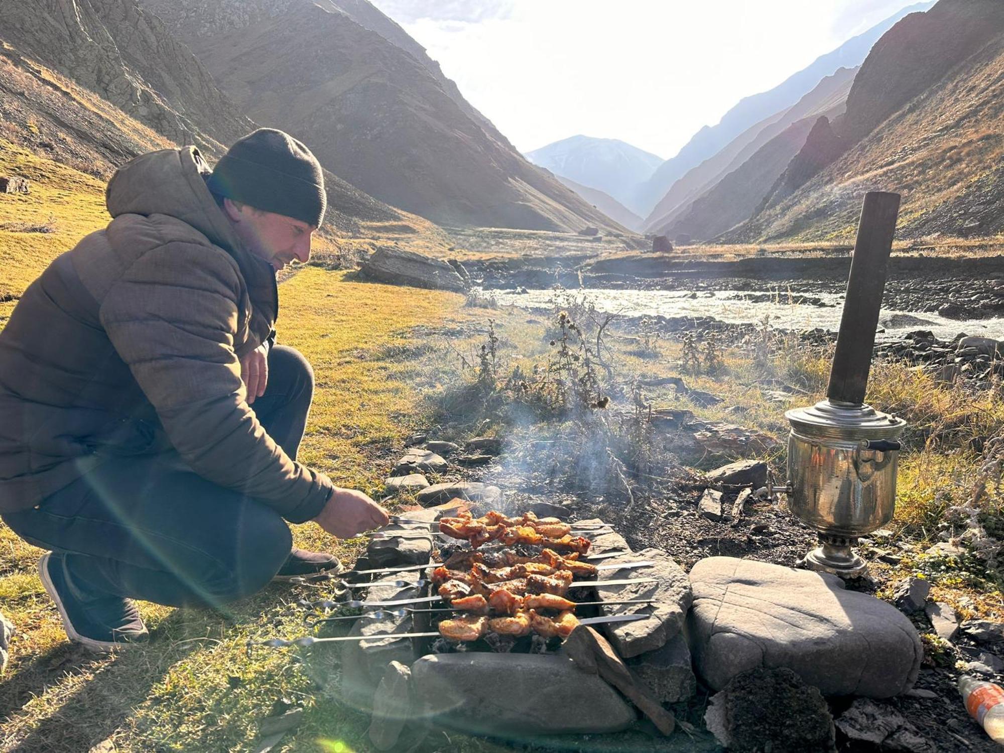 Xinaliq Khinalig Izzet'S Riverside Home Stay Kültér fotó