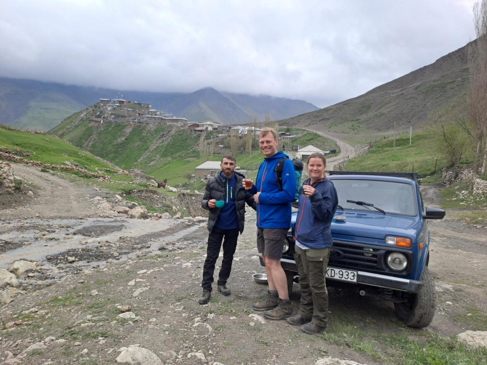 Xinaliq Khinalig Izzet'S Riverside Home Stay Kültér fotó