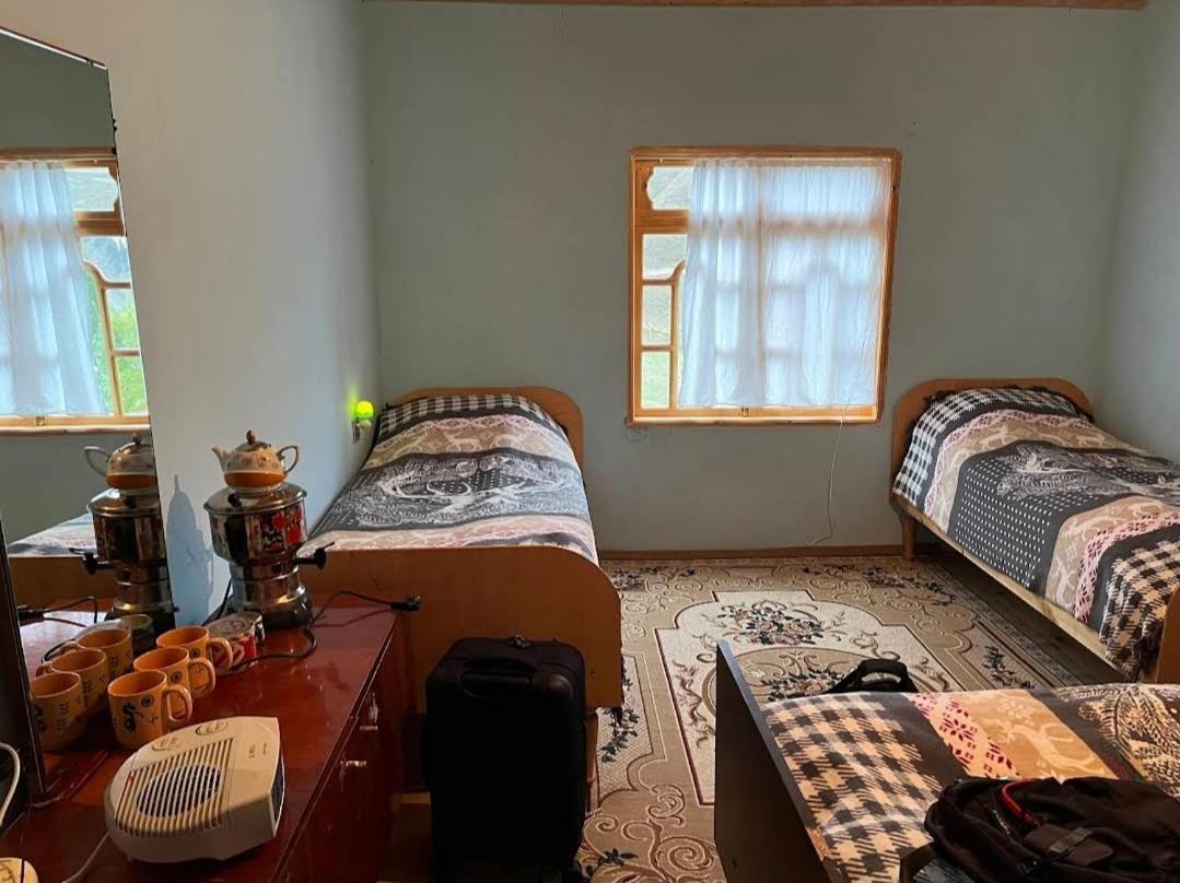 Xinaliq Khinalig Izzet'S Riverside Home Stay Kültér fotó