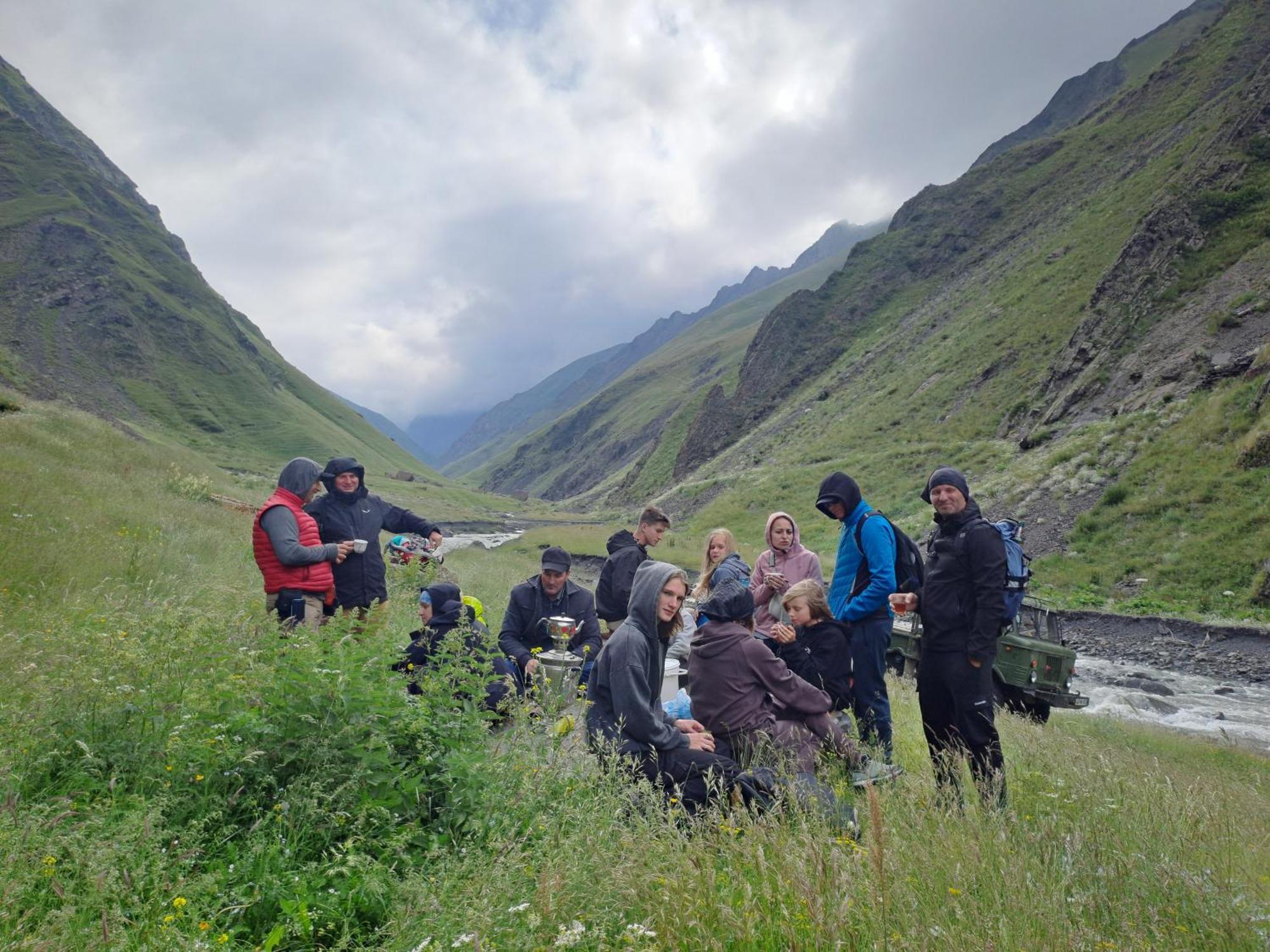 Xinaliq Khinalig Izzet'S Riverside Home Stay Kültér fotó