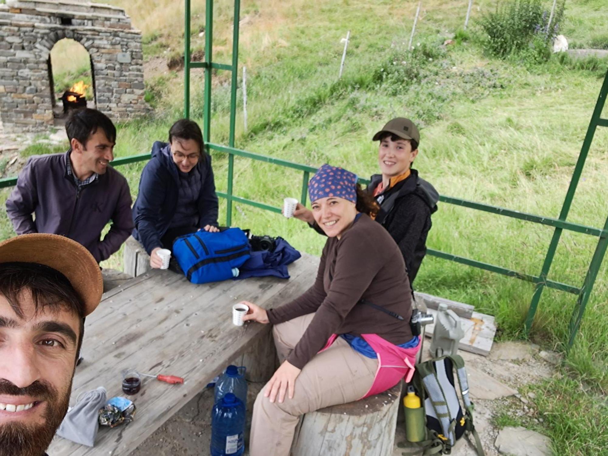 Xinaliq Khinalig Izzet'S Riverside Home Stay Kültér fotó