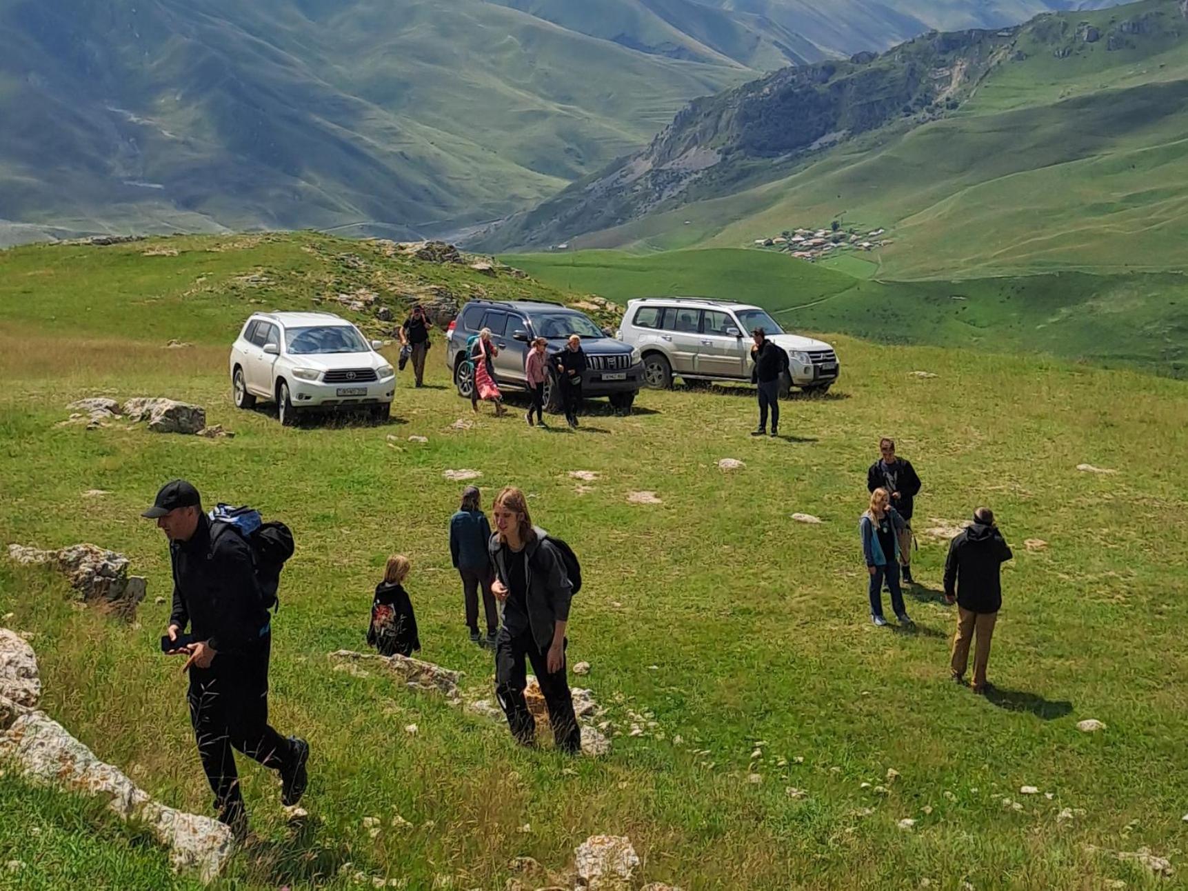 Xinaliq Khinalig Izzet'S Riverside Home Stay Kültér fotó