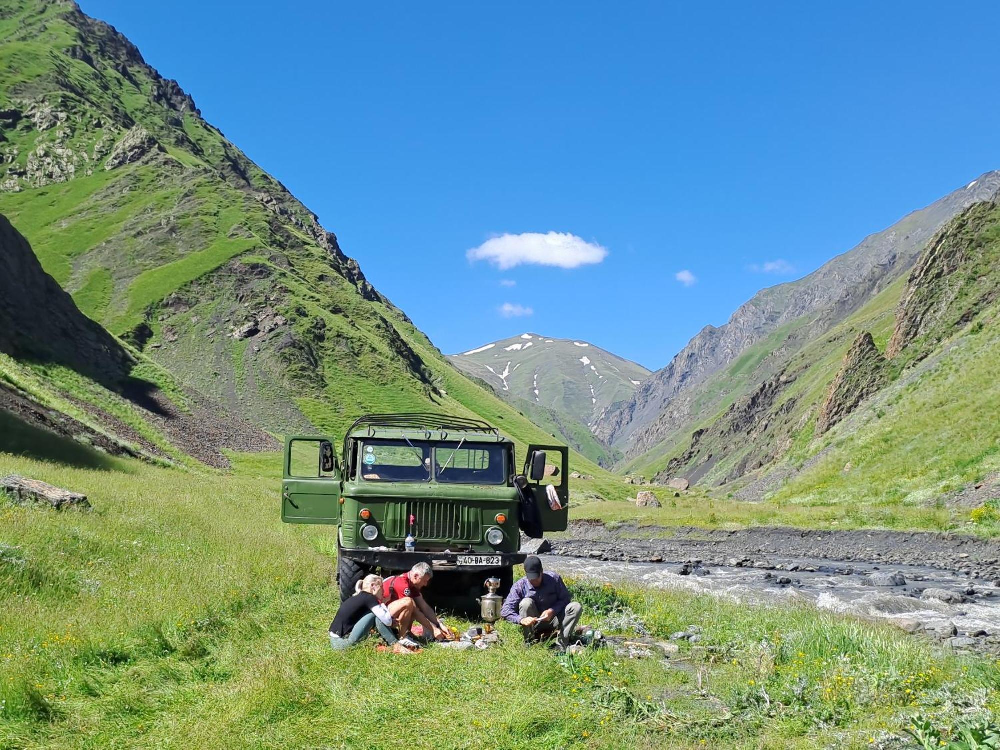 Xinaliq Khinalig Izzet'S Riverside Home Stay Kültér fotó